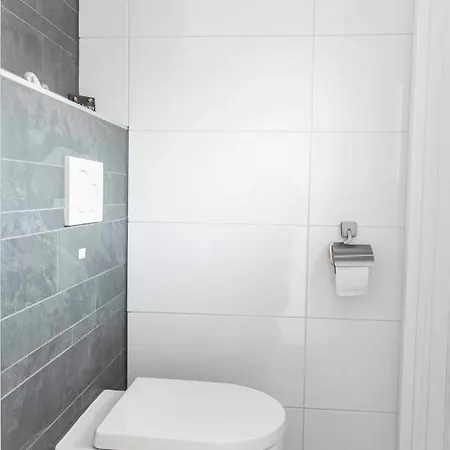 Sunny, Lekker Uitwaaien Op Het Strand! *