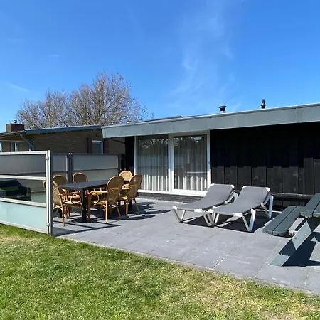 Feriehus Sunny, Lekker Uitwaaien Op Het Strand!