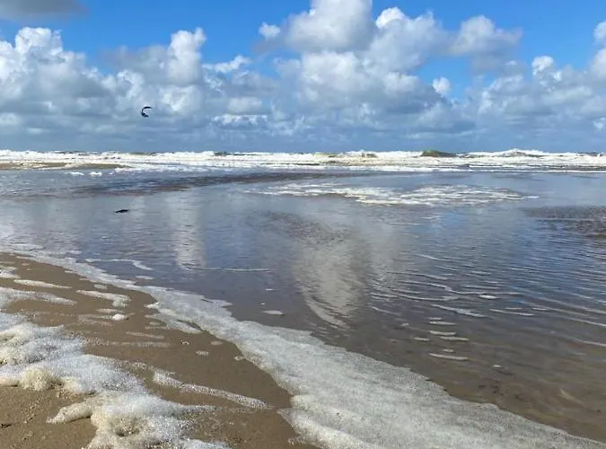 Vakantiehuis Sunny, Lekker Uitwaaien Op Het Strand! *